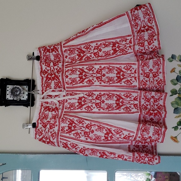 Sophie Max Dresses & Skirts - Sophie Max Red White Embroidered Floral Cotton Skirt